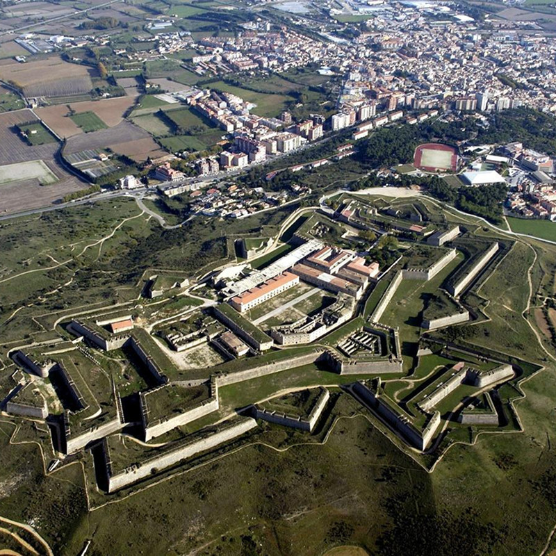 Visita guiada a la fortalesa més gran d’Europa