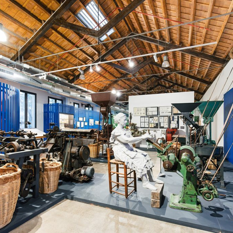 Visita al Museu del Suro i a la Torre modernista de Can Mario